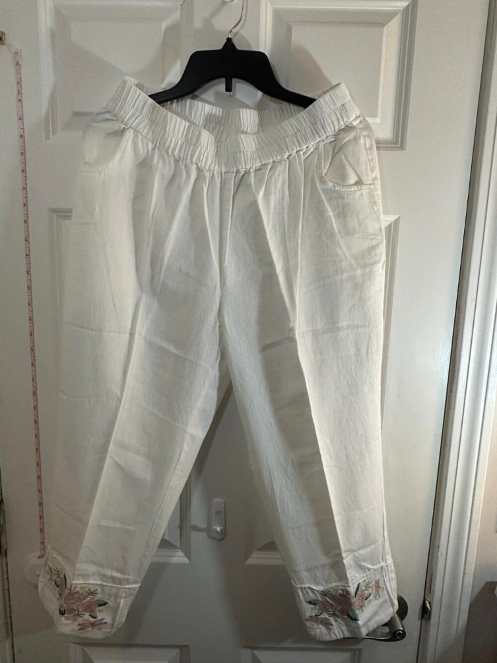 Collections ETC White Cotton Embroidered Floral Dragonfly Cuff Pull On Pants L - Picture 6 of 6